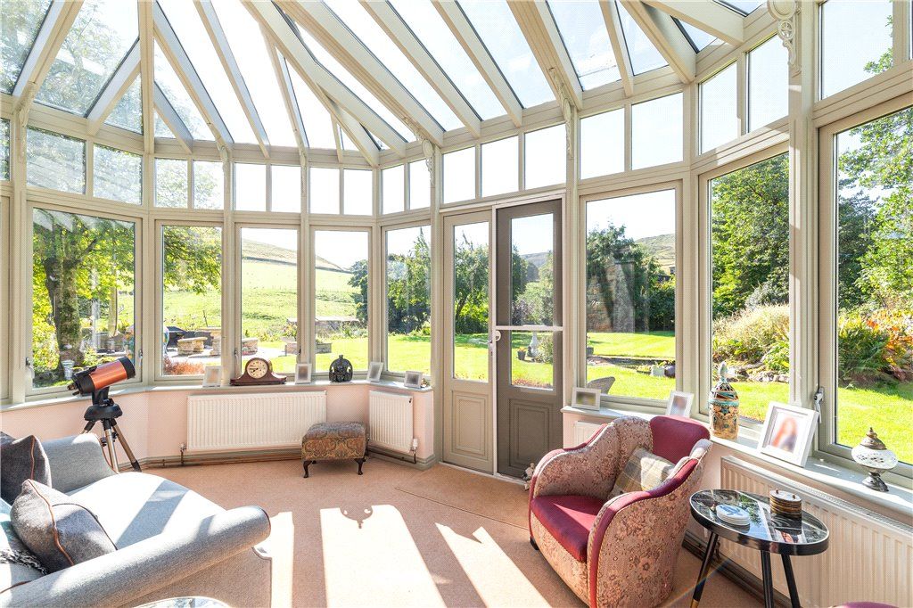 Property photo 3 of 34 Conservatory
