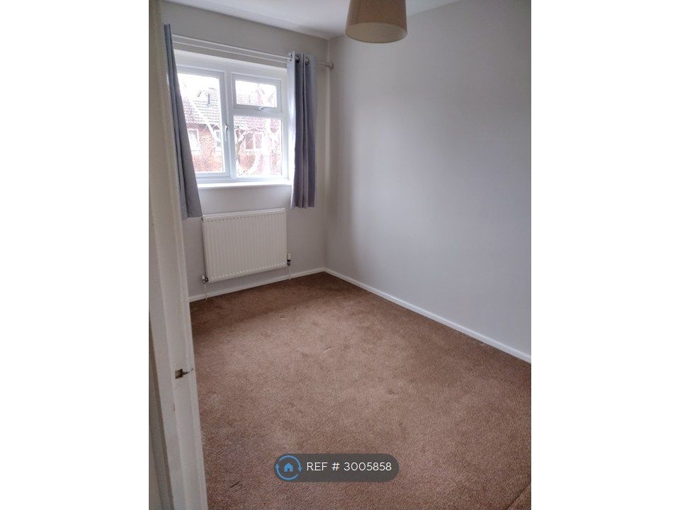 Property photo 2 of 10 Bedroom 2