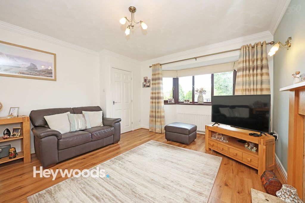 Property photo 2 of 42