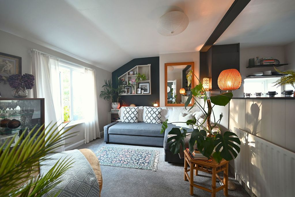 Property photo 2 of 22