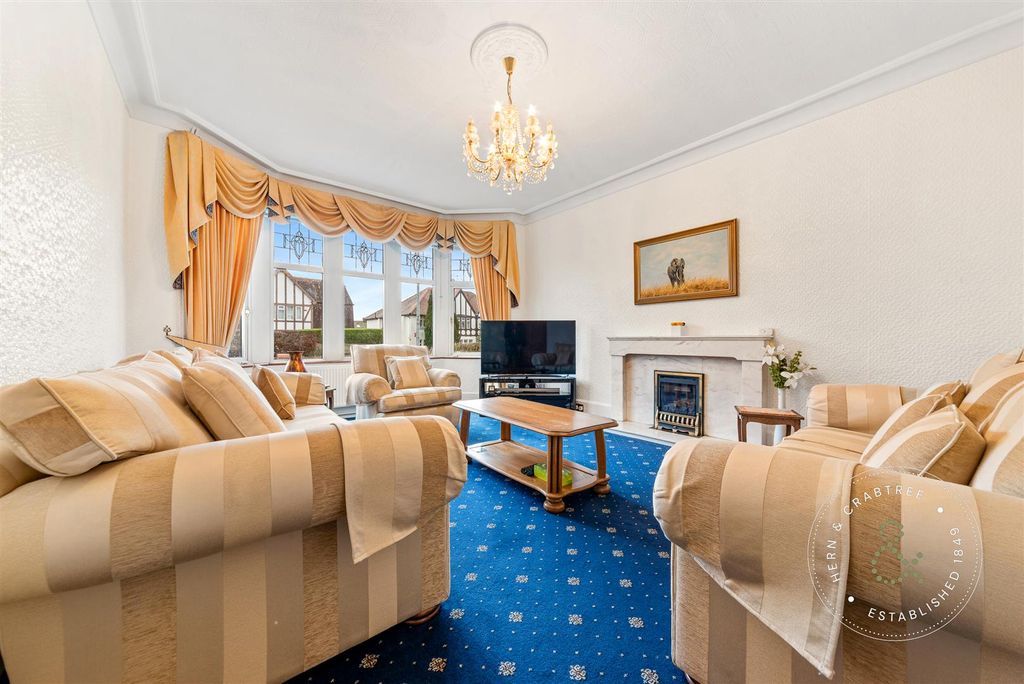 Property photo 2 of 49 Pencisely-Road-24.Jpg