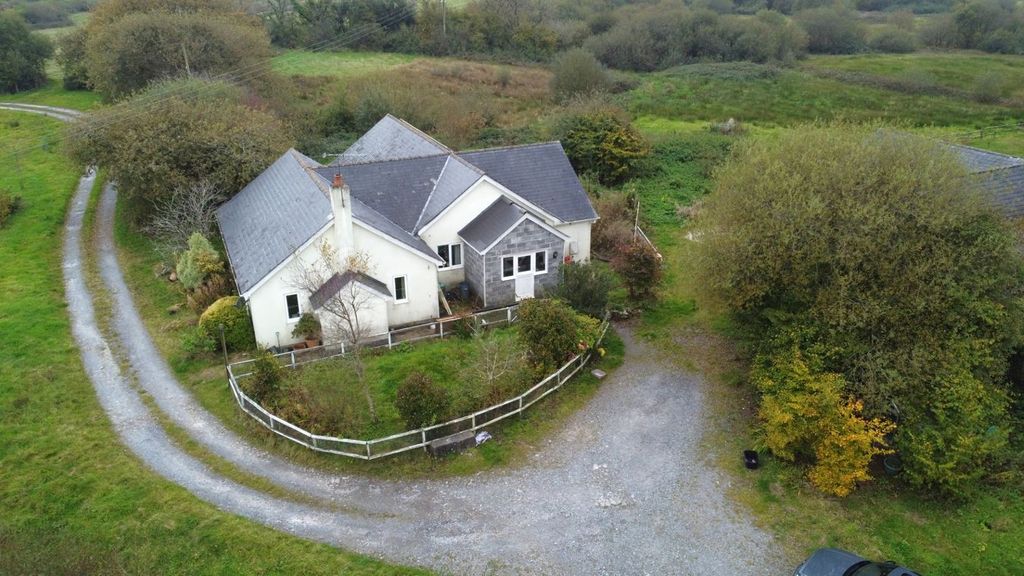Property photo 2 of 41