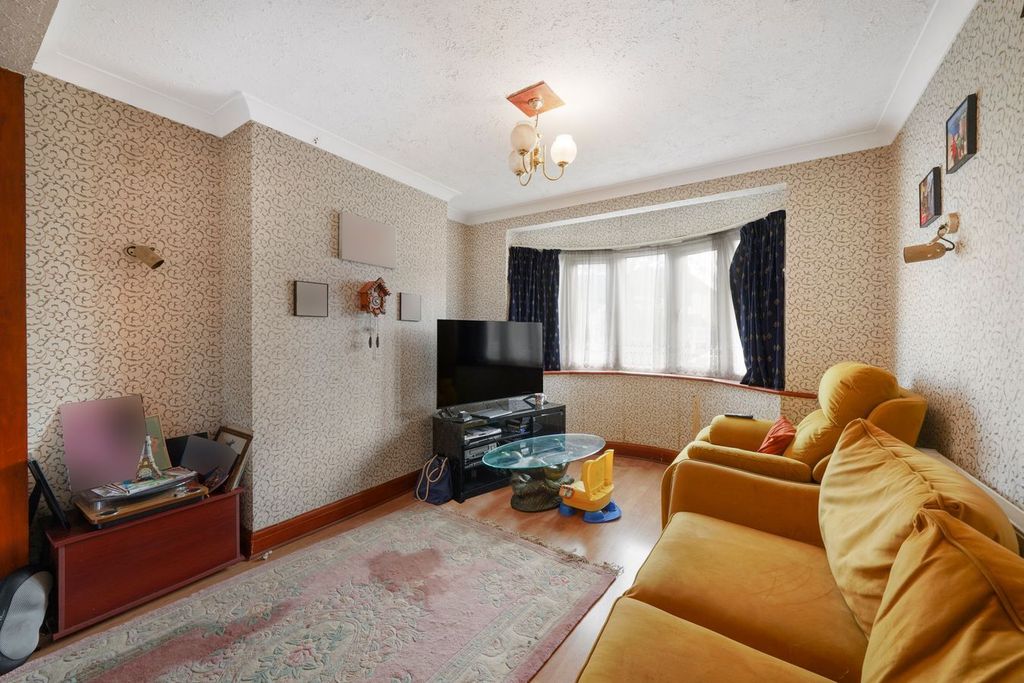 Property photo 2 of 20