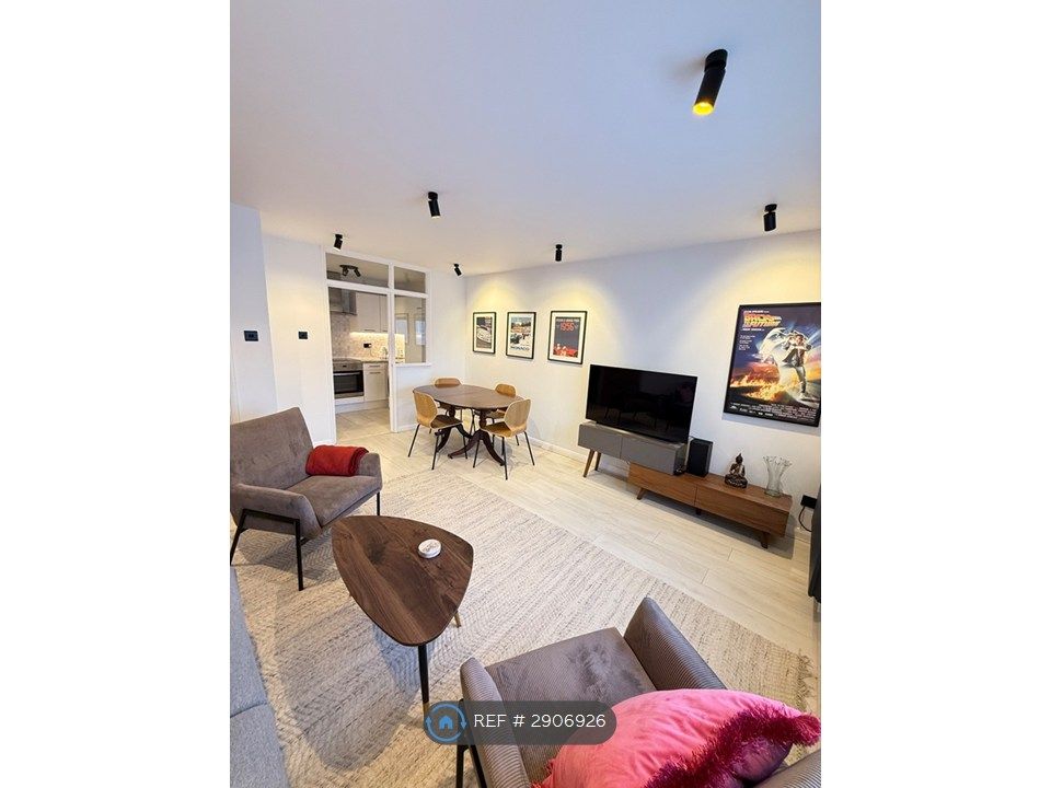 Property photo 1 of 14 Living Room