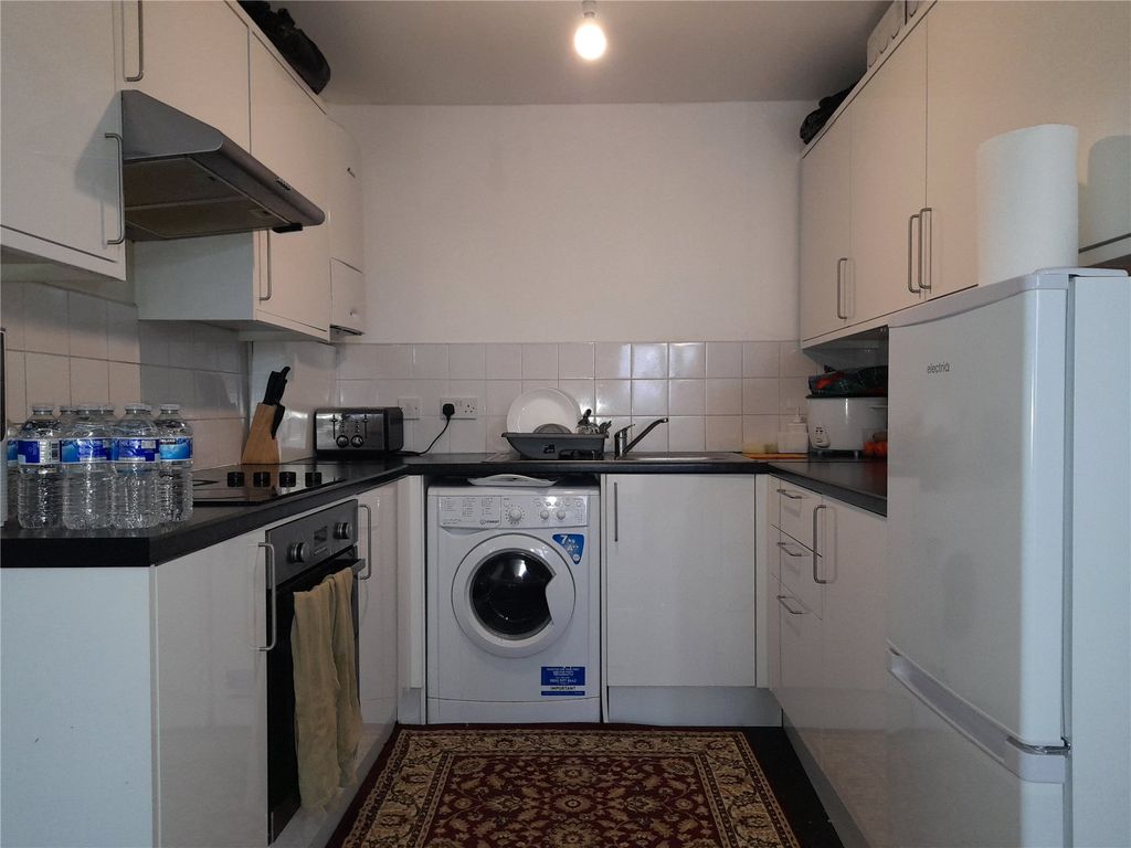 Property photo 3 of 5 Kitchen