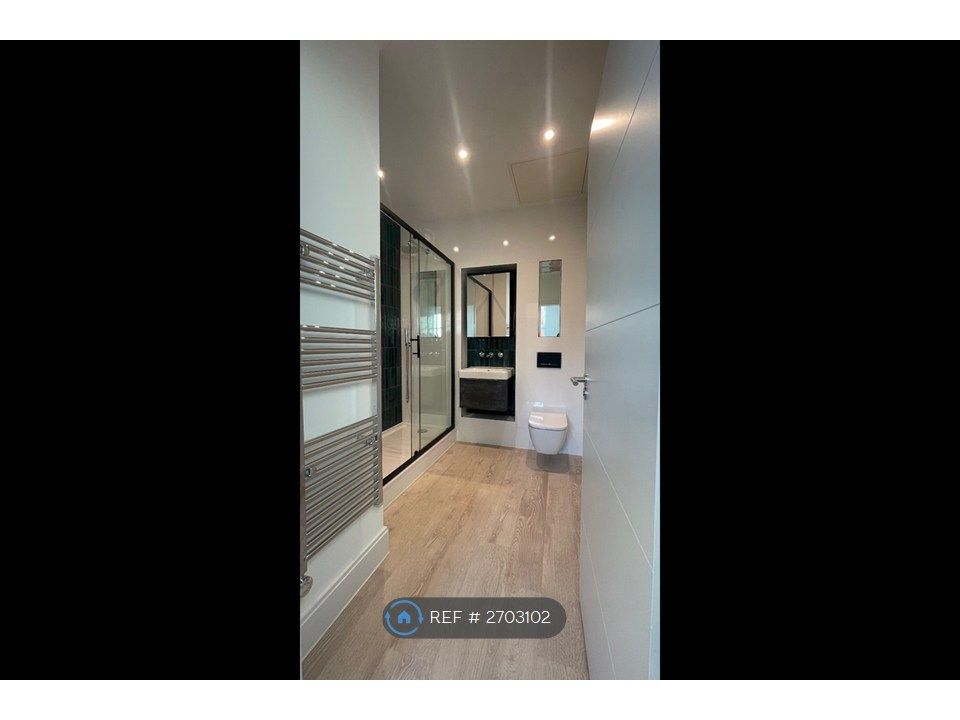 Property photo 2 of 15 En-Suite