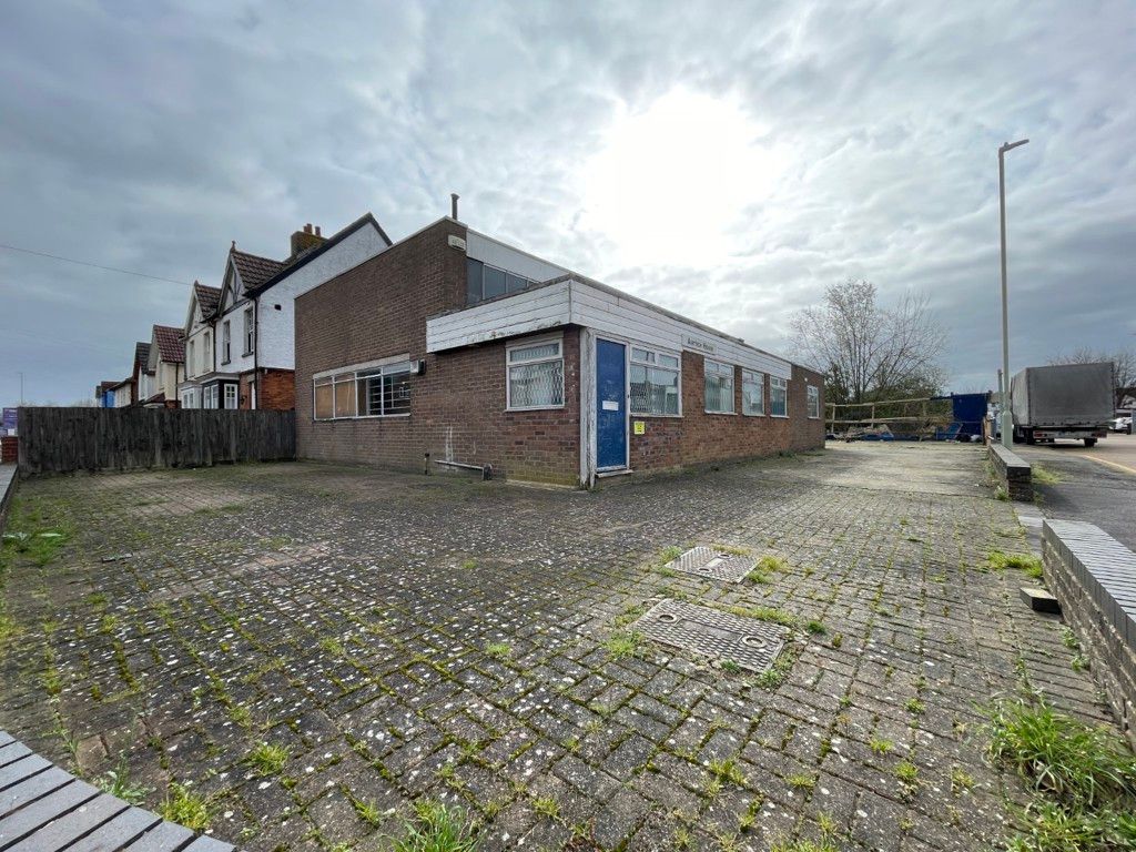 Property photo 1 of 14 Photo 13