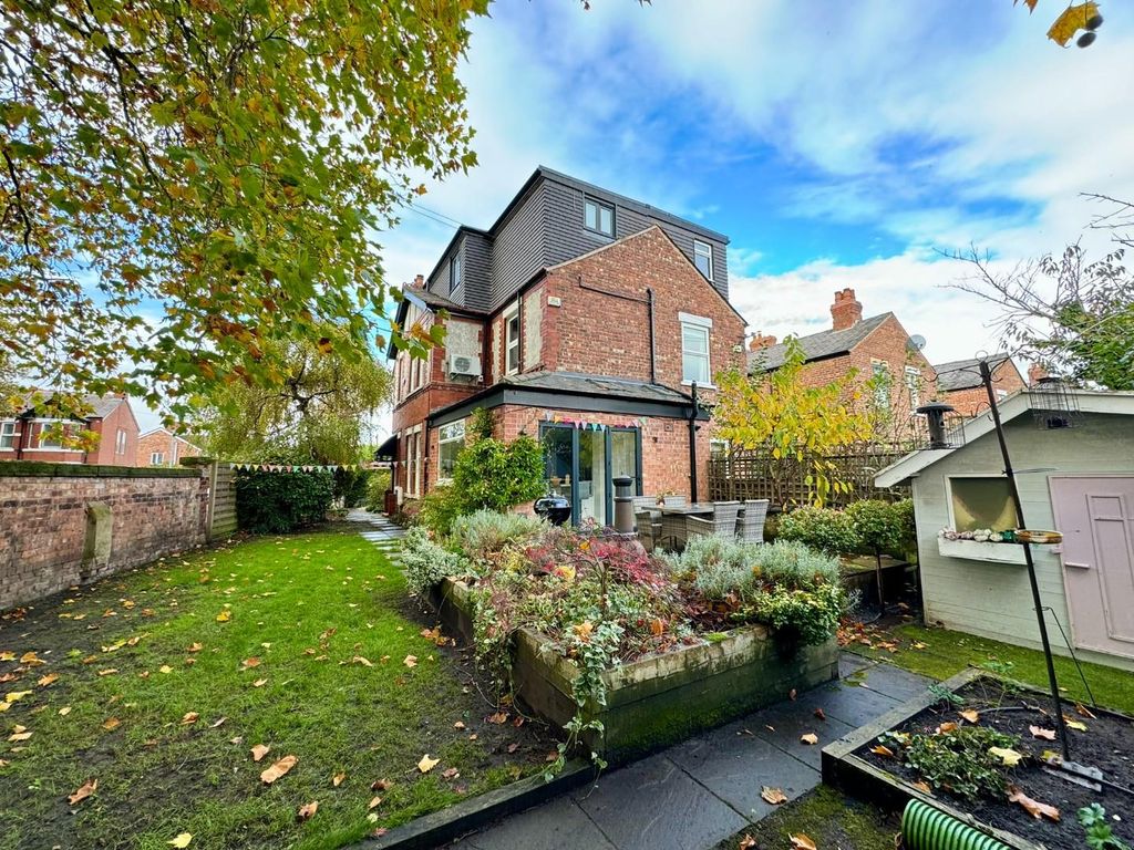 Property photo 3 of 38