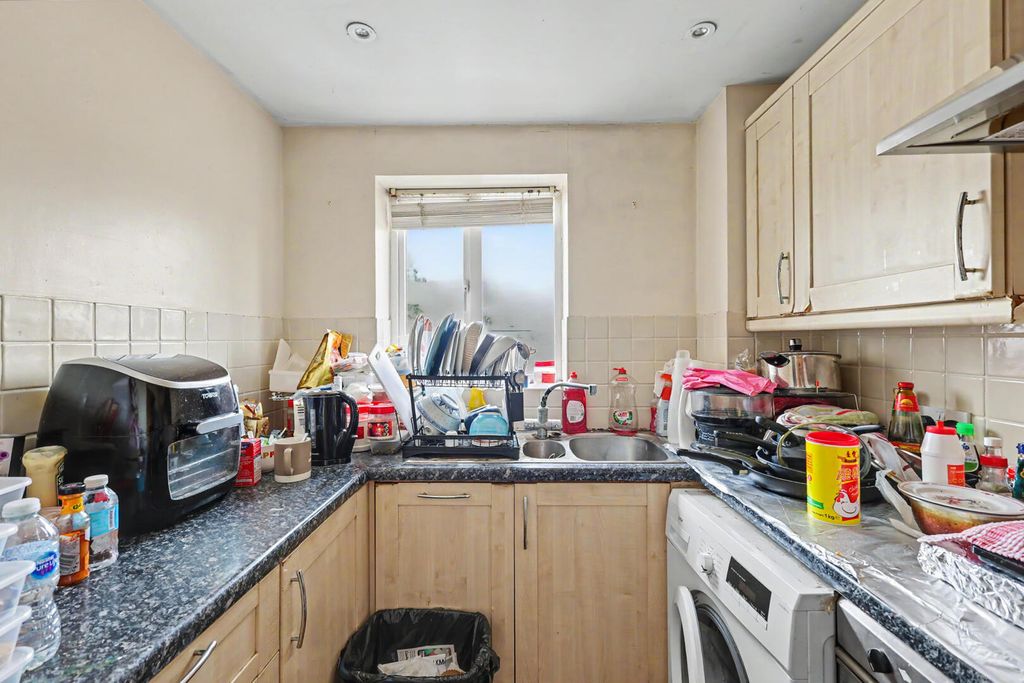 Property photo 2 of 12 Kitchen