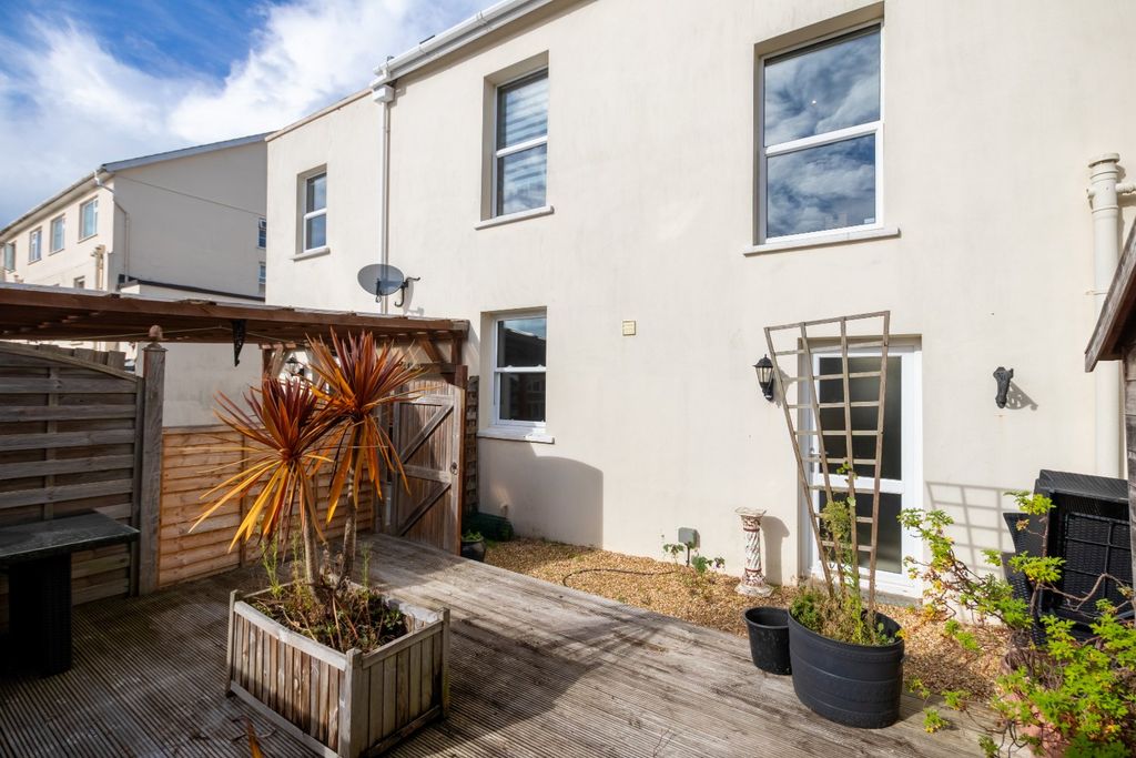 Additional image 26 of 4 bed semi-detached house for saleLes Gravees, St. Peter Port, Guernsey GY1