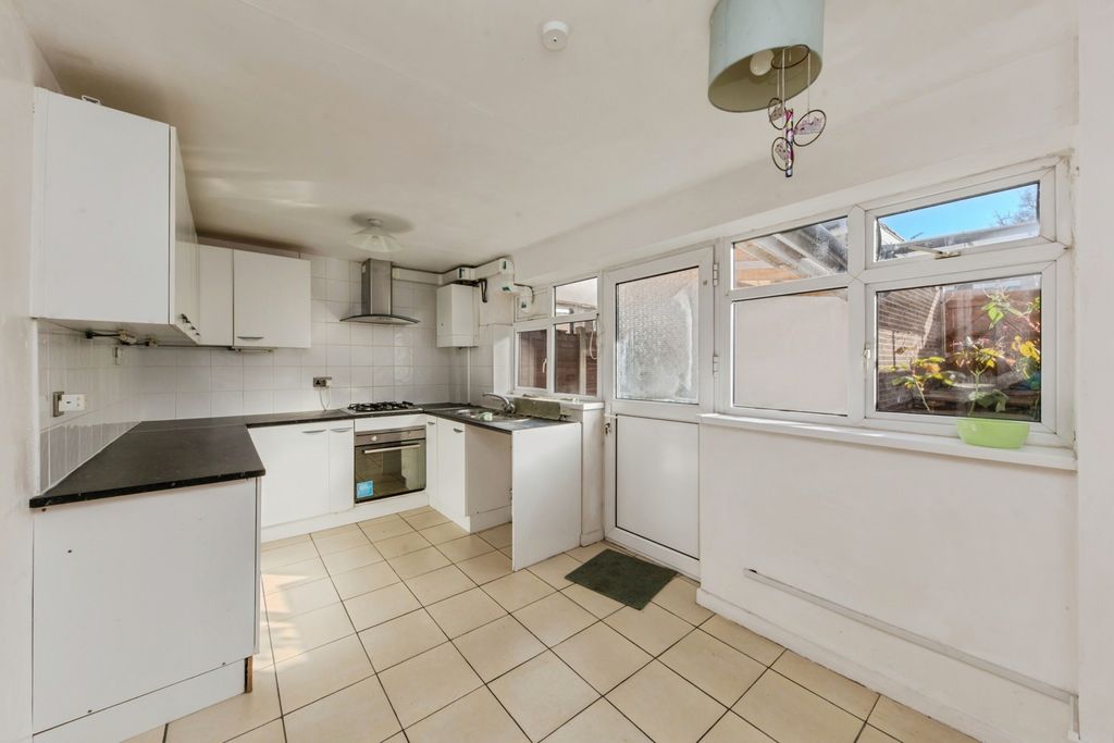 Property photo 3 of 15 Pbox-Img.Jpg