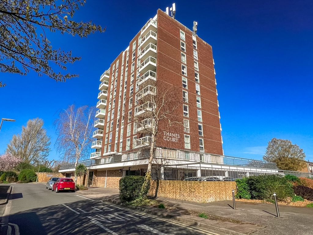 Property photo 1 of 32