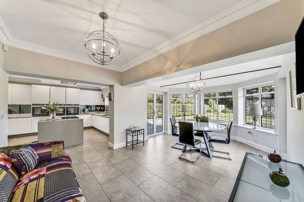 Property photo 2 of 30