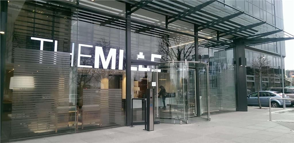 Property photo 1 of 3 Serviced Office To Rent In Great West Road, Brentf