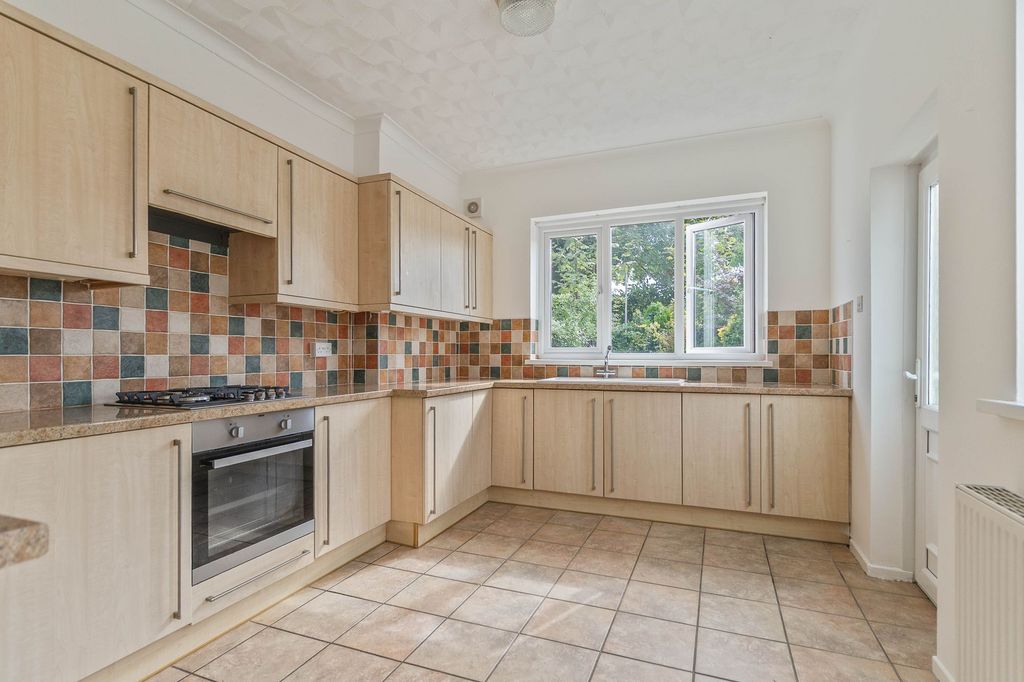 Property photo 2 of 23