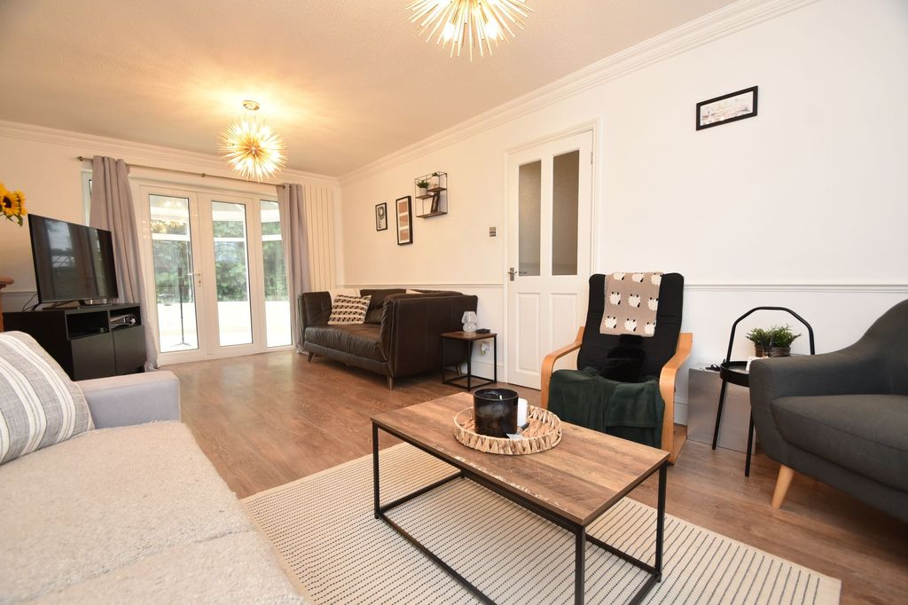 Property photo 2 of 19