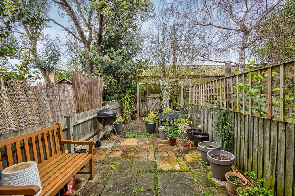 Property photo 3 of 10 Picture No. 02