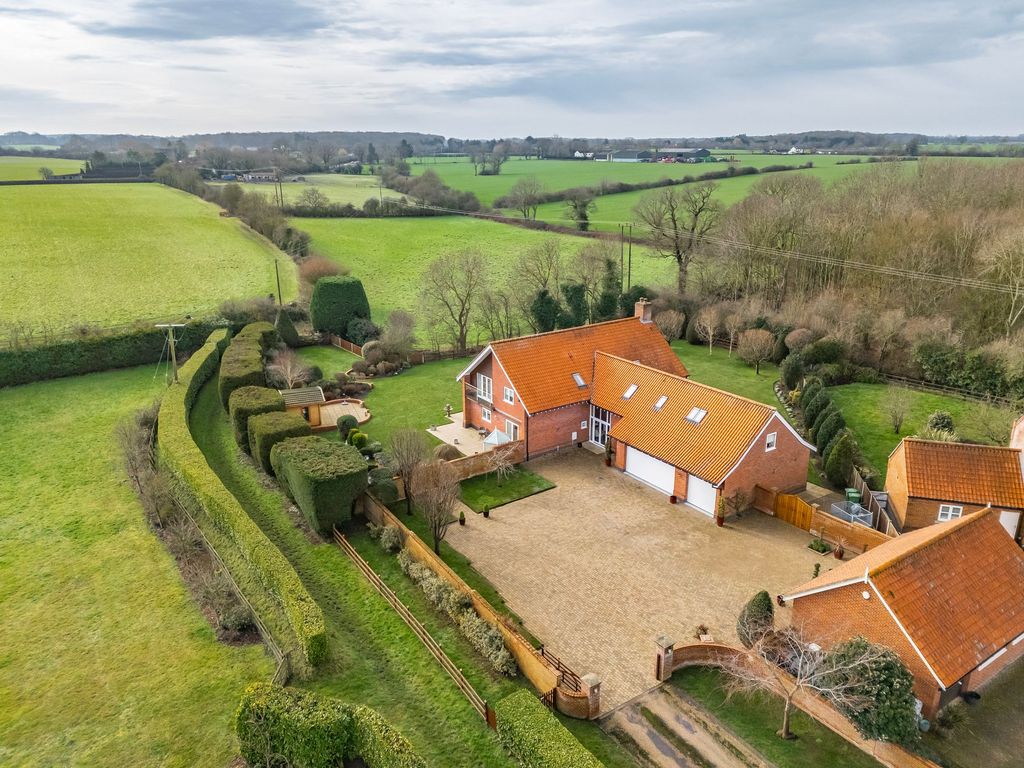 Property photo 2 of 30