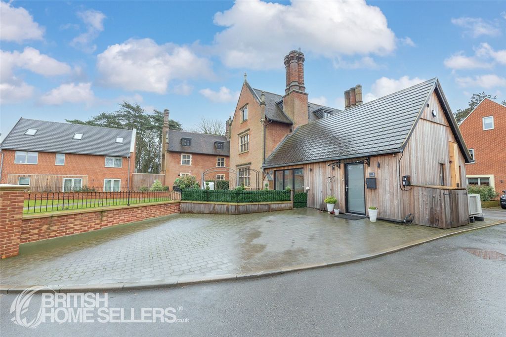 Property photo 2 of 29 Picture No. 40