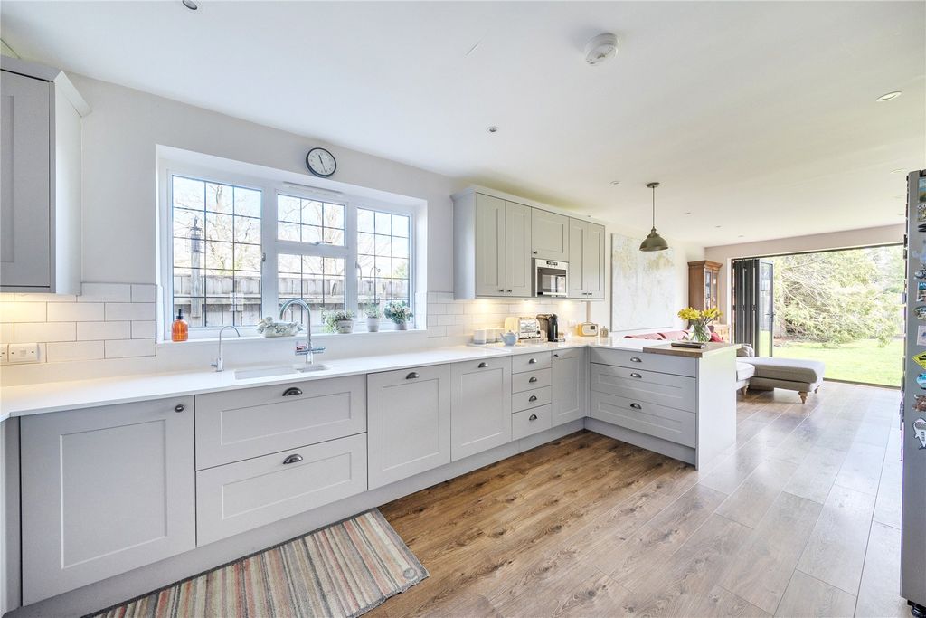 Property photo 2 of 23 Picture No. 02