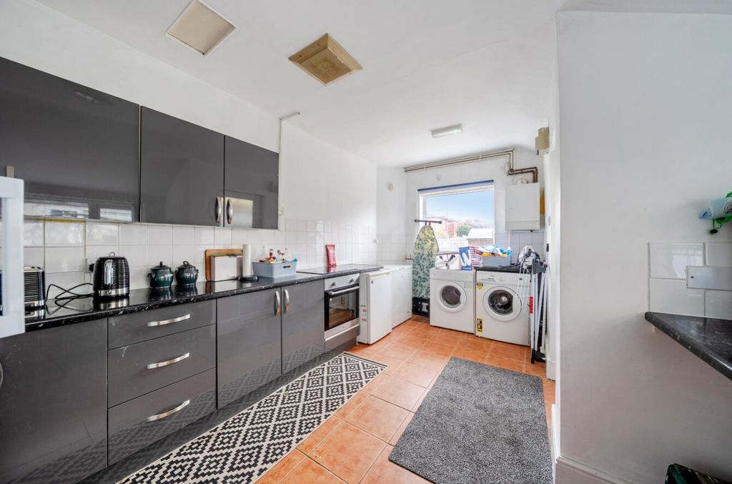 Property photo 2 of 20 1382974-10-691c53c3A27F1