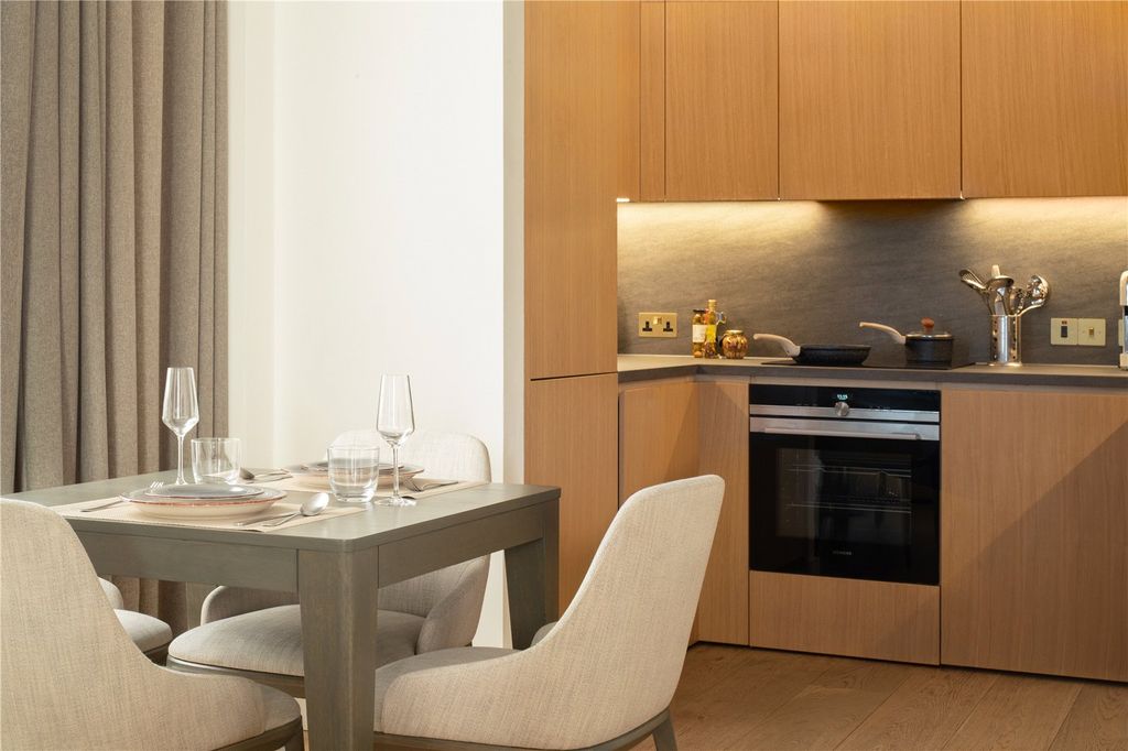 Property photo 3 of 28 Picture No. 09