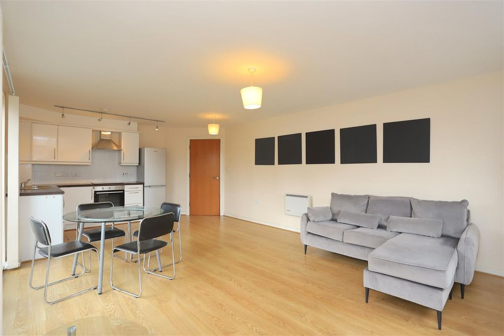 Property photo 3 of 11 =