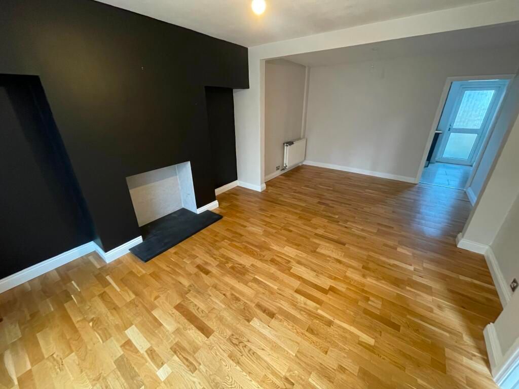 Property photo 2 of 25