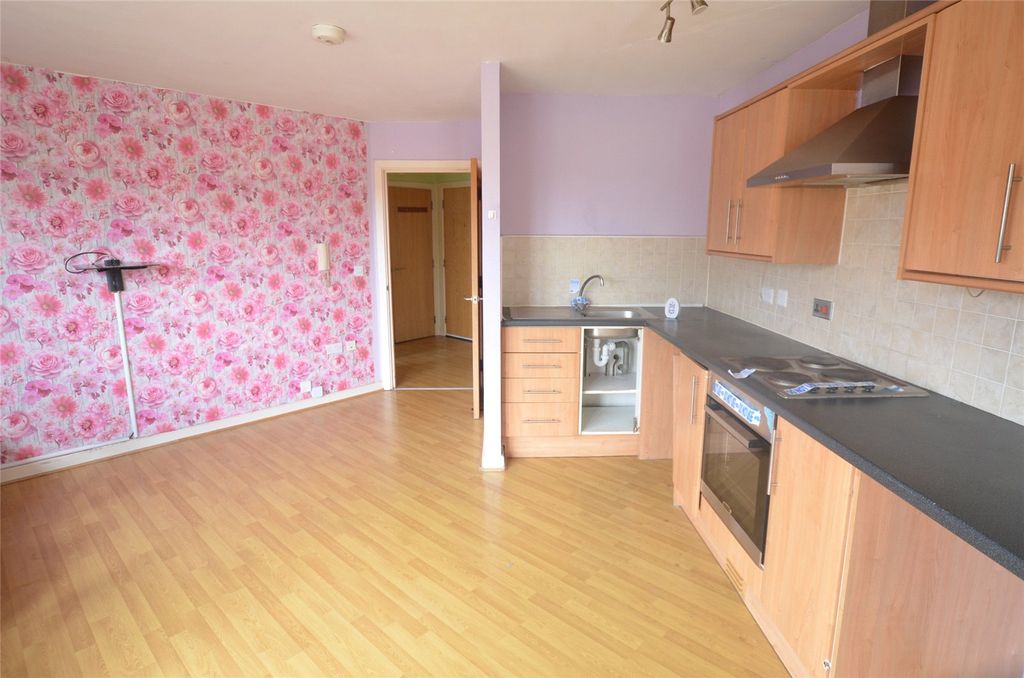 Property photo 2 of 6 Picture No. 10
