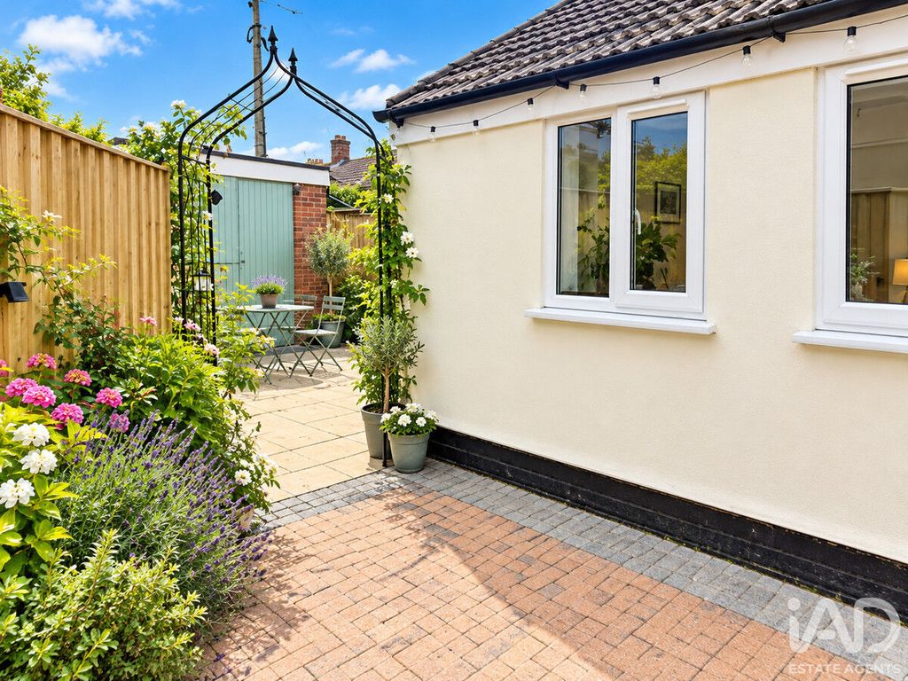 Property photo 3 of 25