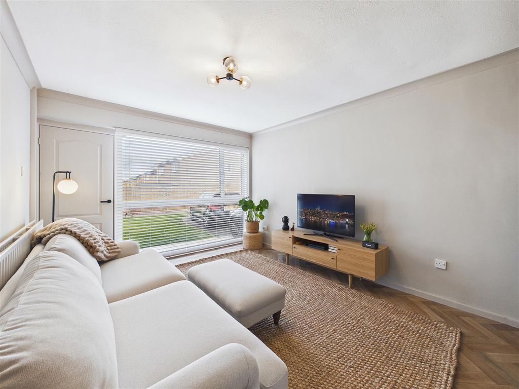 Property photo 3 of 16 Cam05476G0-Pr0156-Still009.Jpg