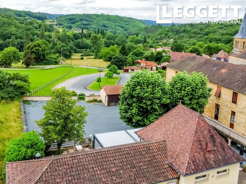 Property photo 2 of 10