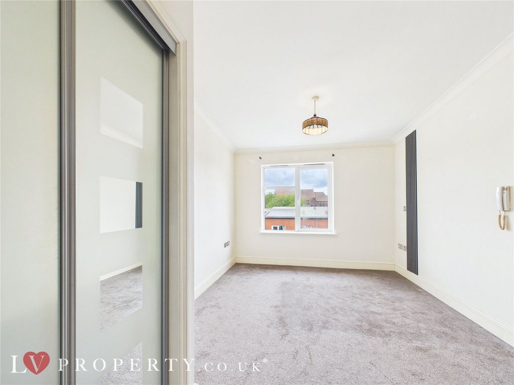 Property photo 3 of 7 Picture No. 13