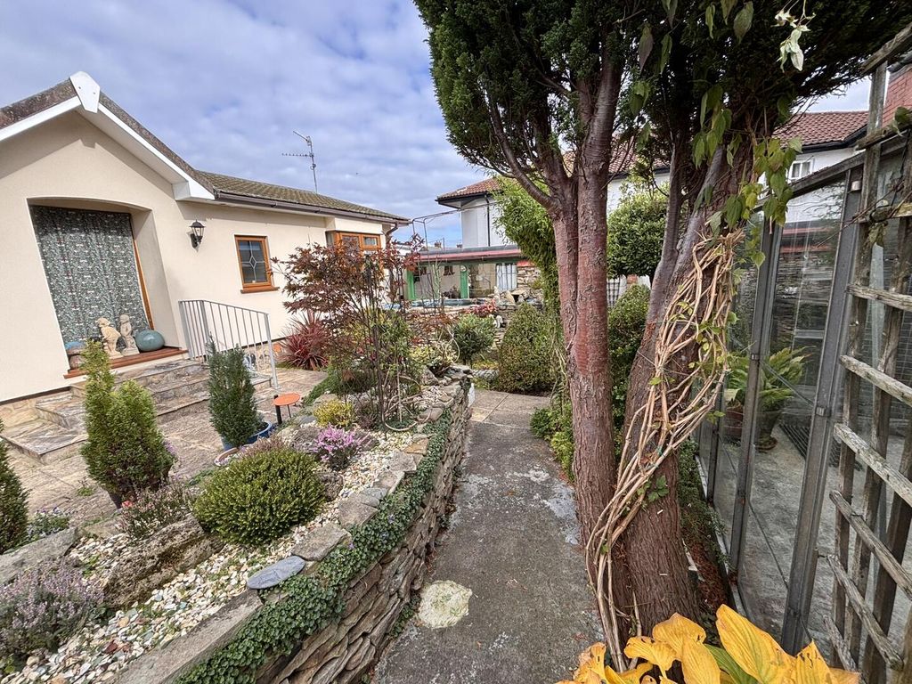 Property photo 2 of 34 Rear Garden