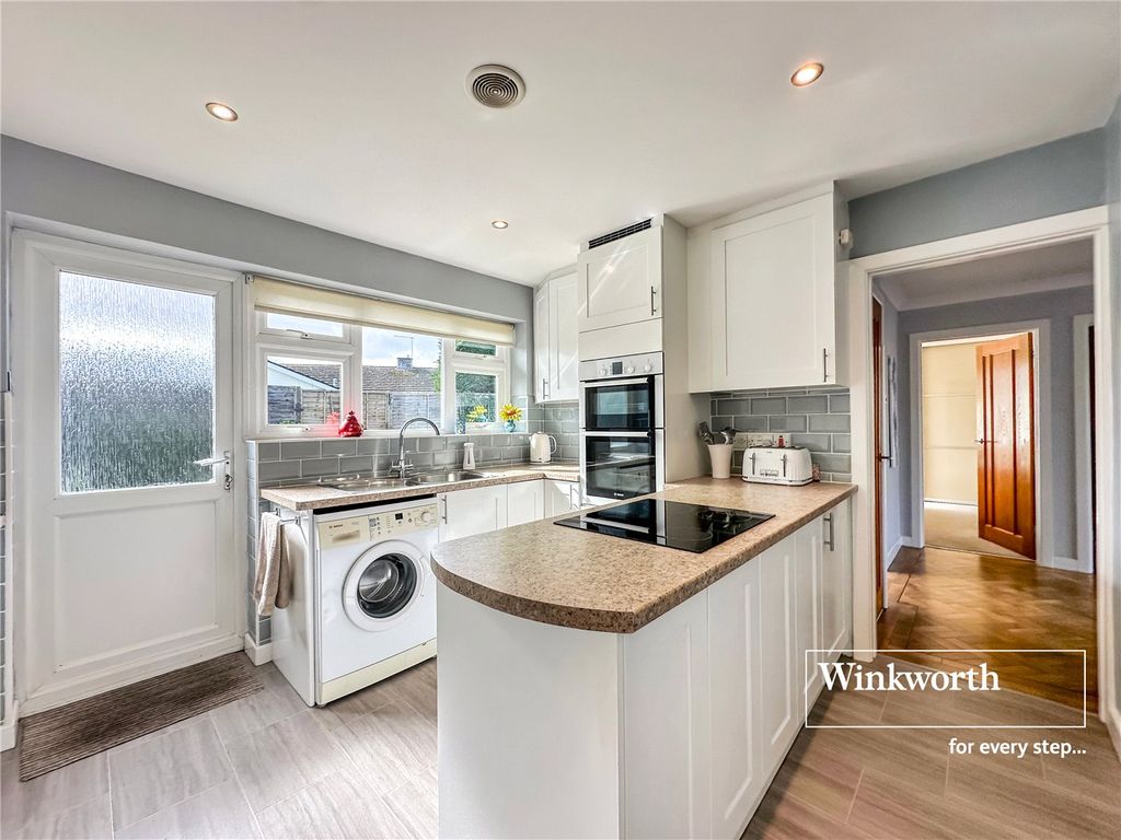 Property photo 3 of 19 Picture No. 23