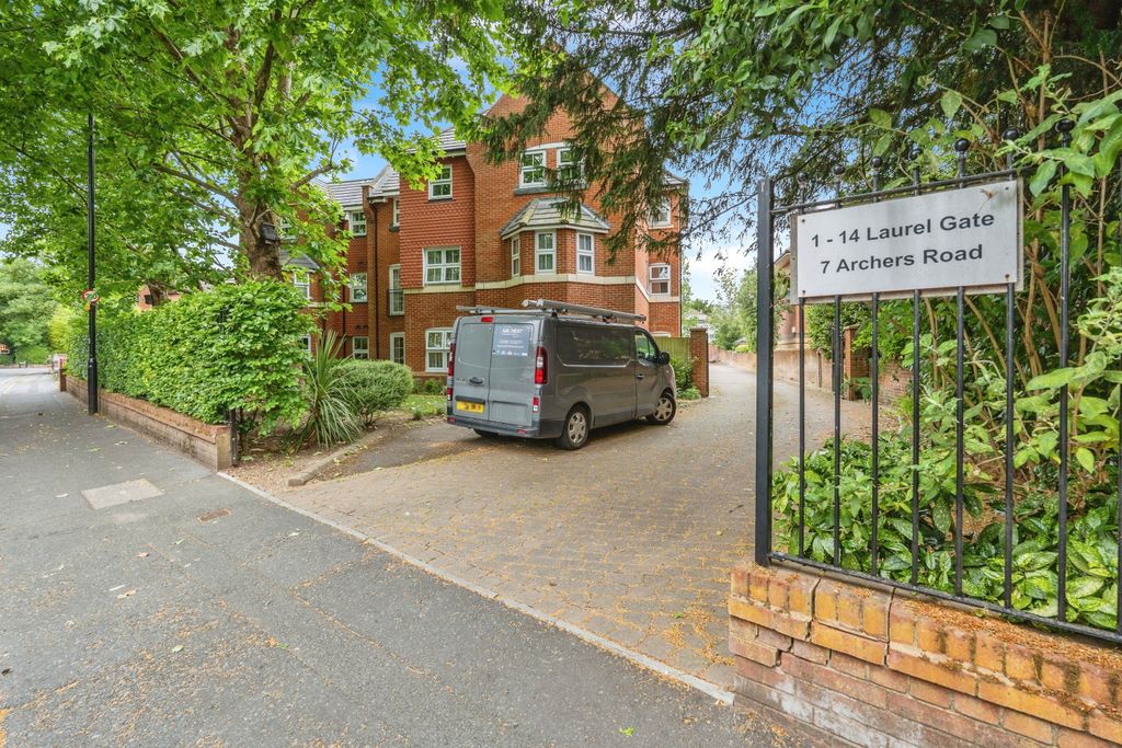 Property photo 1 of 19