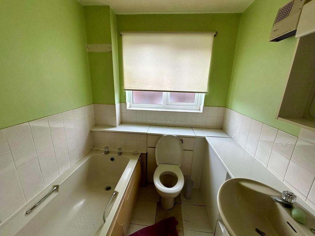 Property photo 3 of 6 Bathroom