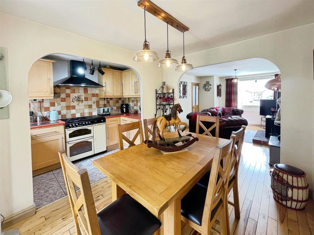 Property photo 2 of 17 Kitchen/Diner