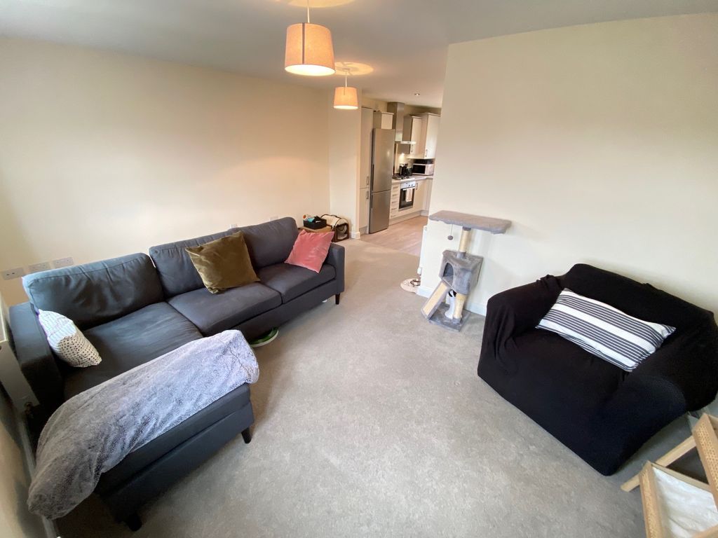 Property photo 2 of 12 Lounge
