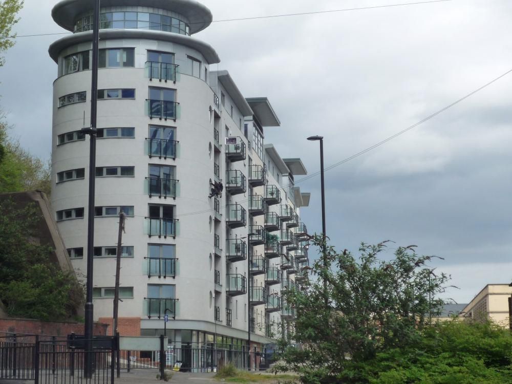 Property photo 1 of 9