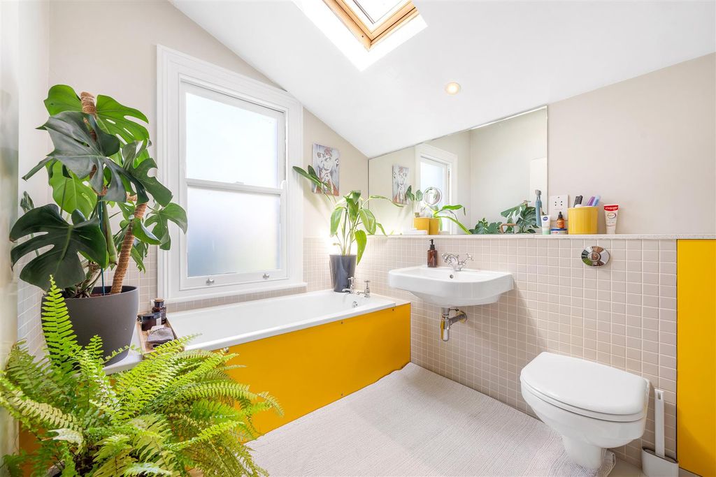 Property photo 3 of 13 Ladas Road-5.Jpg