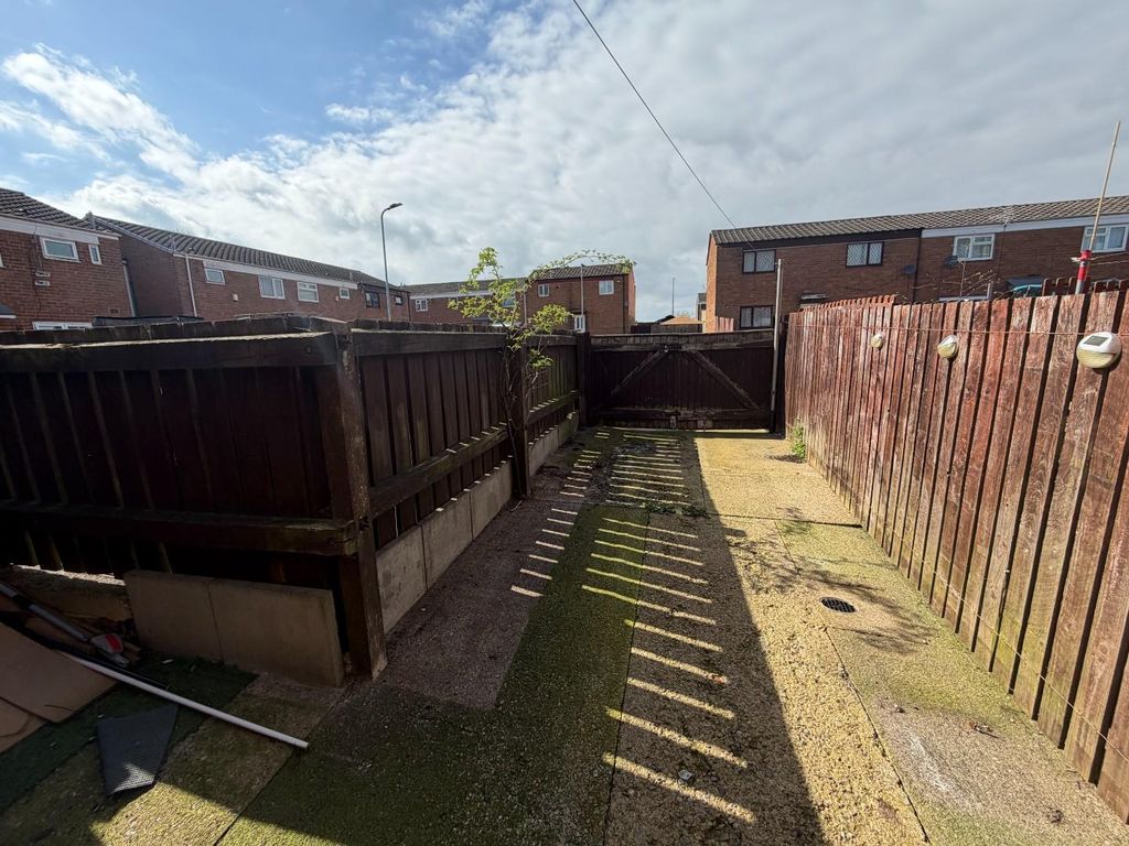 Property photo 3 of 5 Rear