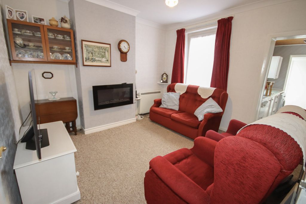 Property photo 2 of 10 Dining Room