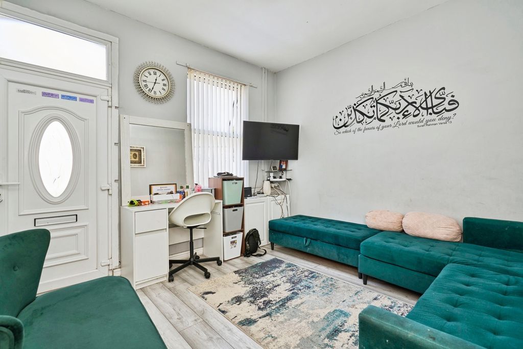 Property photo 2 of 10 Pbox-Img.Jpg