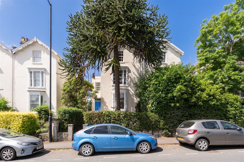 Property photo 1 of 11 97-Hampton-Road-Bs6-6Jg-26.Jpg