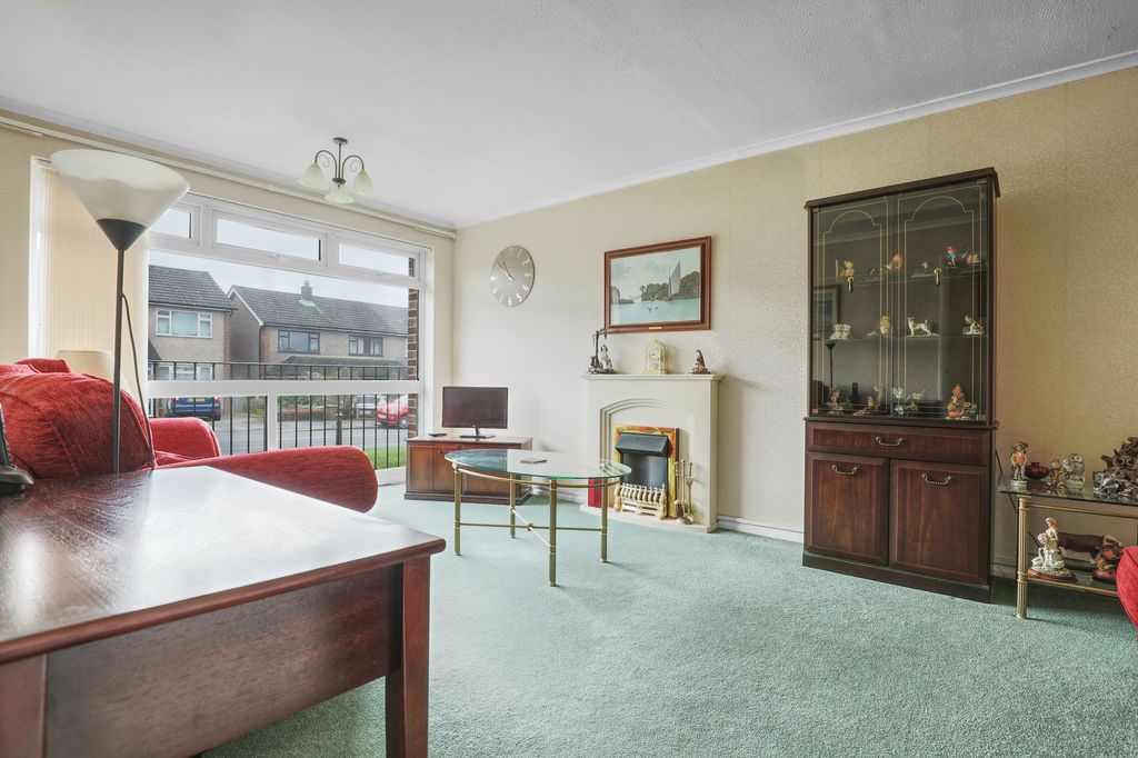 Property photo 2 of 9