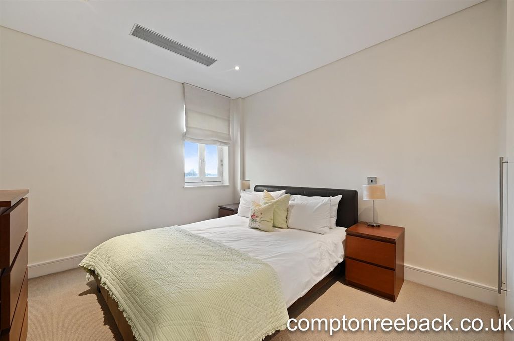 Property photo 2 of 12 Bedroom 1