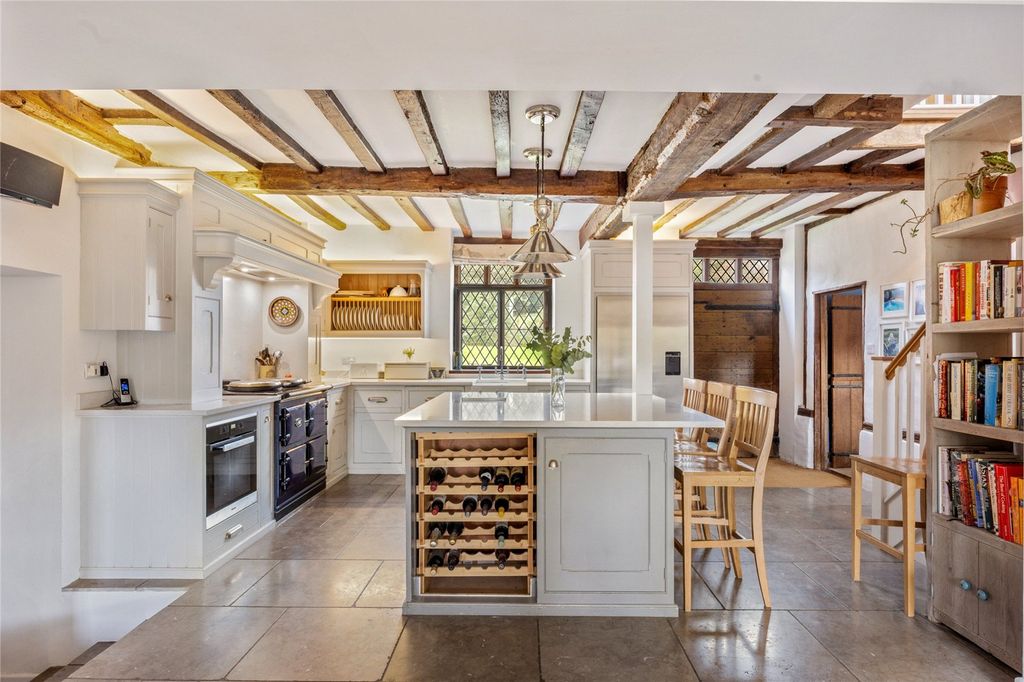 Property photo 2 of 33 Kitchen