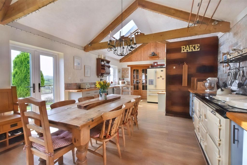 Property photo 2 of 63 Kitchen / Diner