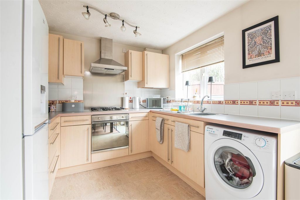 Property photo 3 of 14 Kitchen / Dining